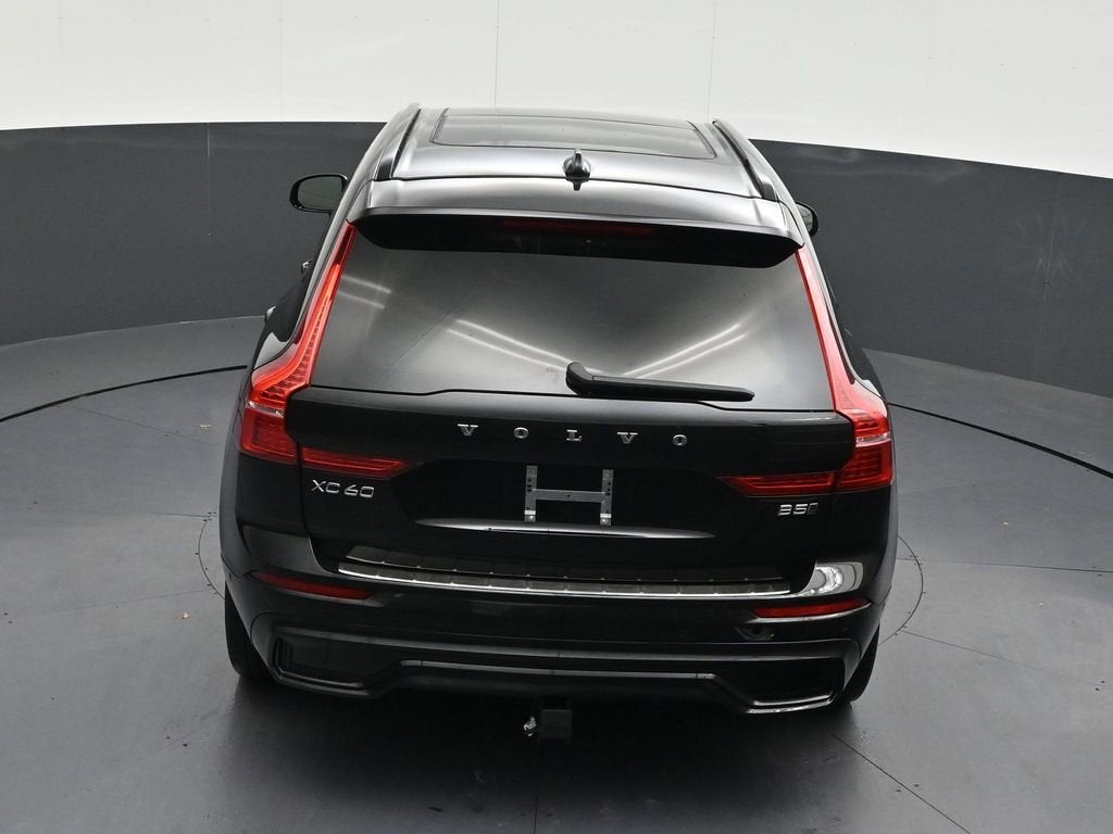2024 Volvo XC60 Plus Dark Theme