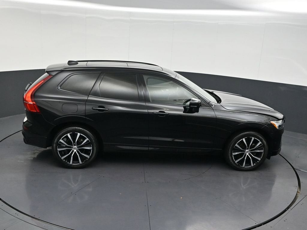 2024 Volvo XC60 Plus Dark Theme