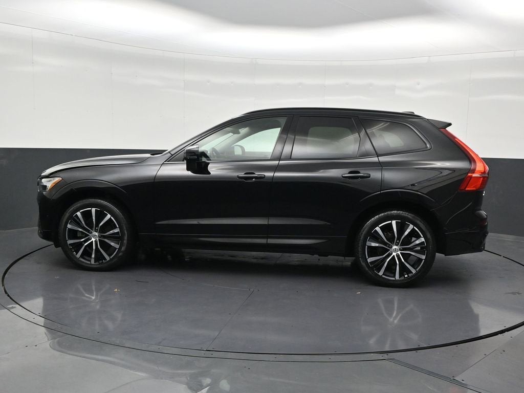 2024 Volvo XC60 Plus Dark Theme