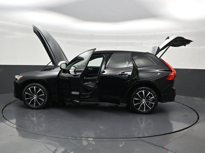 2024 Volvo XC60 Plus Dark Theme
