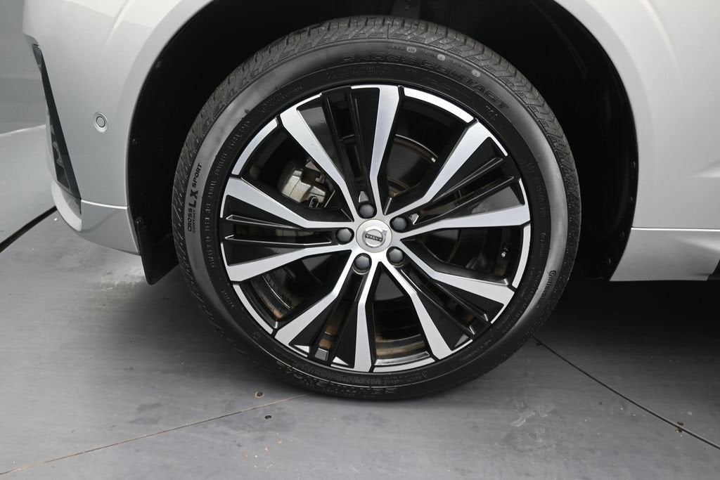 2024 Volvo XC60 B5 Plus Dark Theme