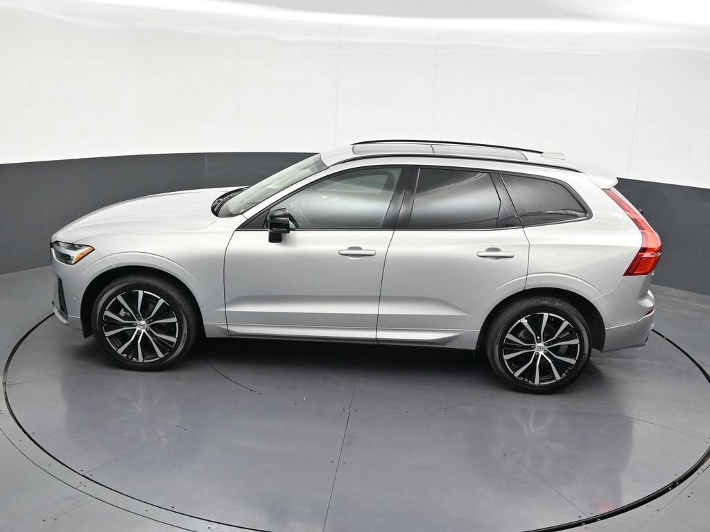 2024 Volvo XC60 B5 Plus Dark Theme