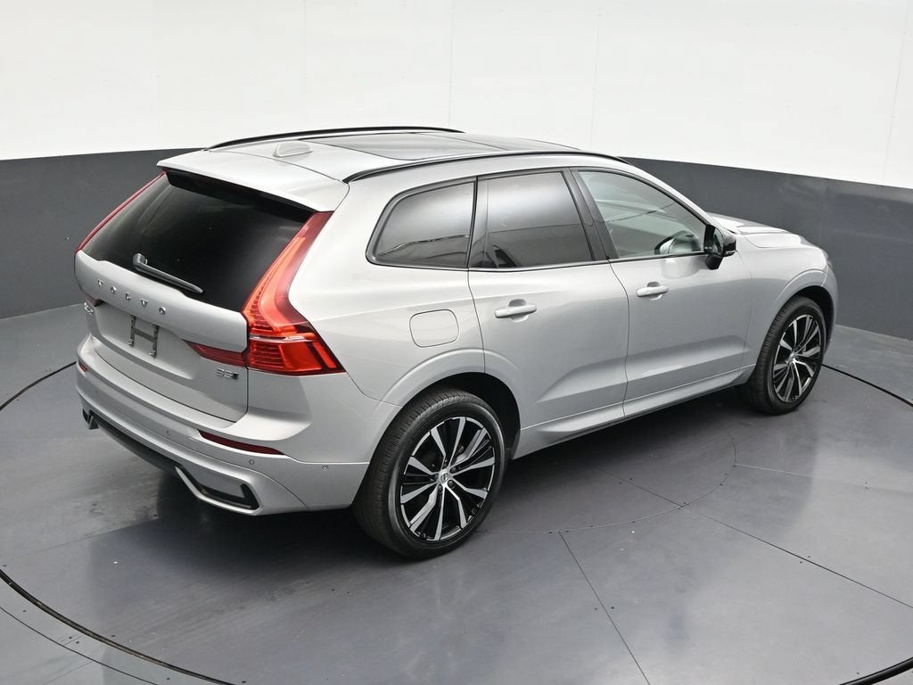 2024 Volvo XC60 B5 Plus Dark Theme