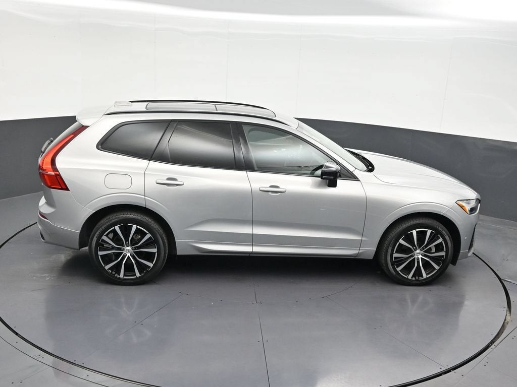 2024 Volvo XC60 B5 Plus Dark Theme