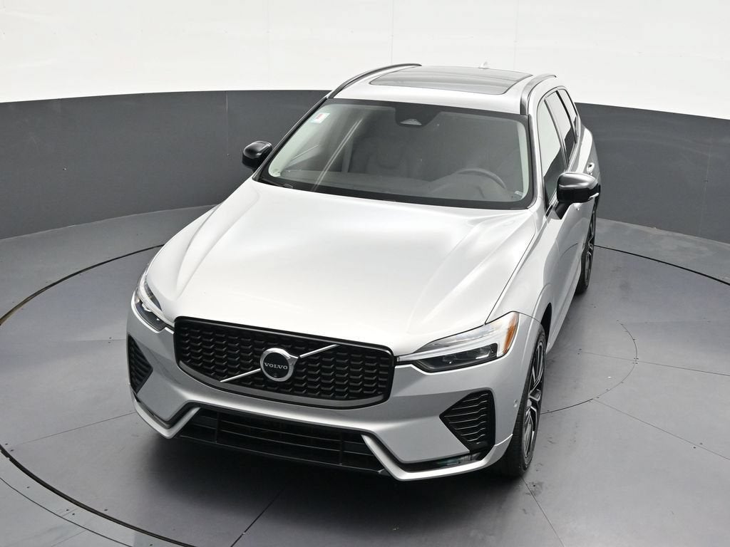 2024 Volvo XC60 B5 Plus Dark Theme