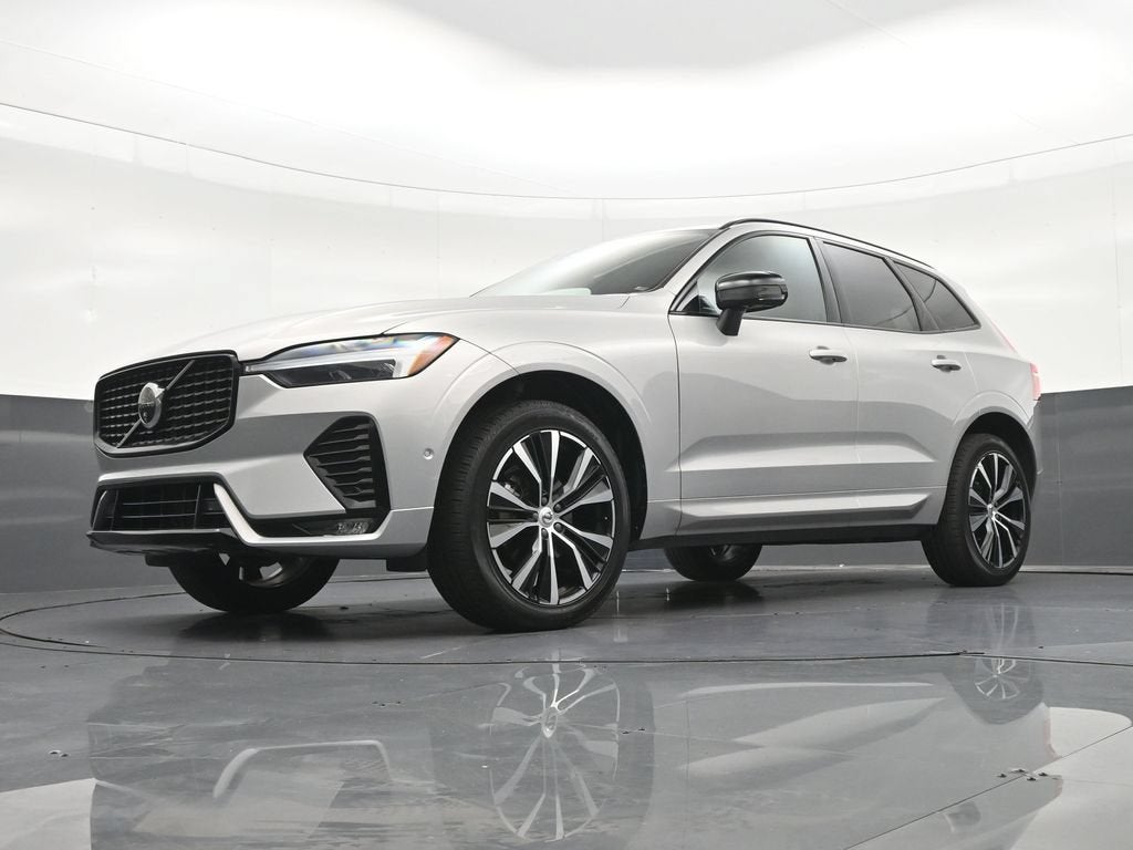 2024 Volvo XC60 B5 Plus Dark Theme