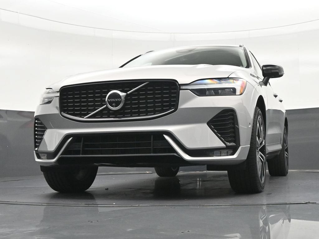 2024 Volvo XC60 B5 Plus Dark Theme