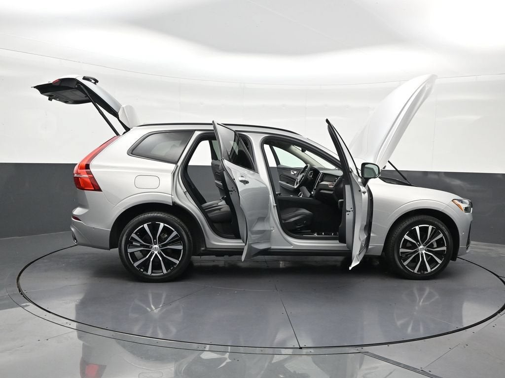 2024 Volvo XC60 B5 Plus Dark Theme