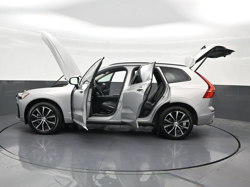 2024 Volvo XC60 B5 Plus Dark Theme