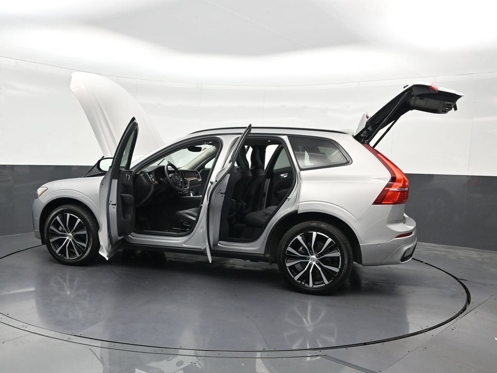 2024 Volvo XC60 B5 Plus Dark Theme