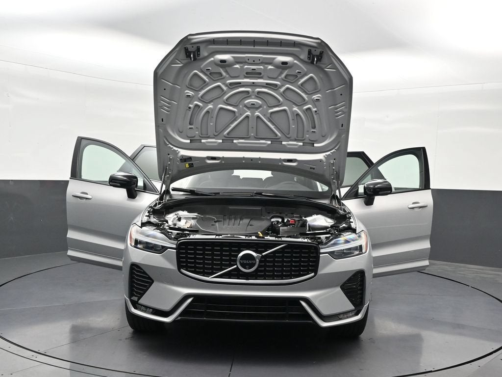 2024 Volvo XC60 B5 Plus Dark Theme