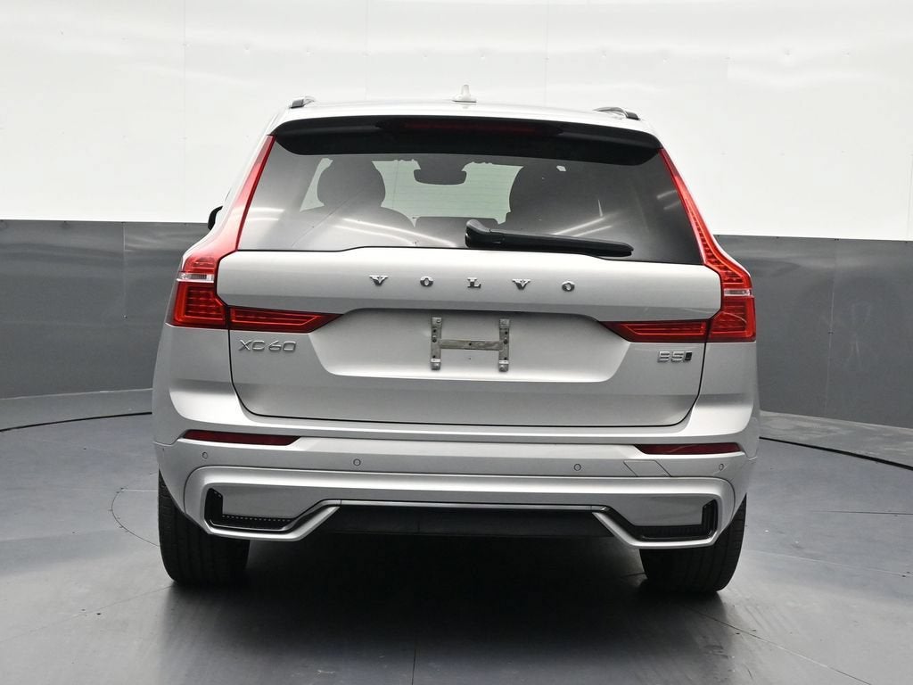 2024 Volvo XC60 B5 Plus Dark Theme