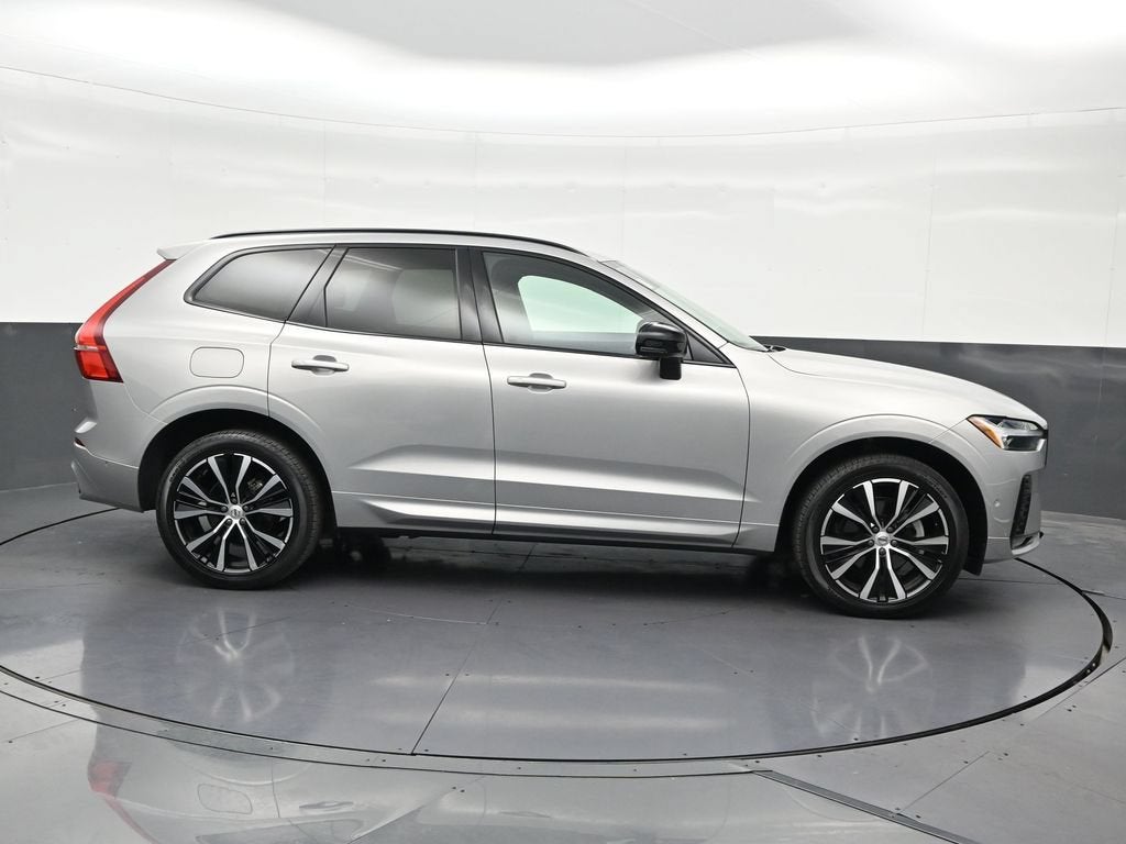 2024 Volvo XC60 B5 Plus Dark Theme