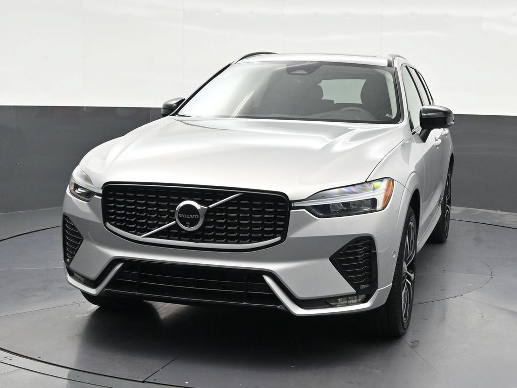 2024 Volvo XC60 B5 Plus Dark Theme