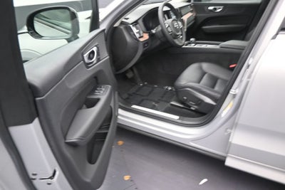2024 Volvo XC60 Plus Dark Theme