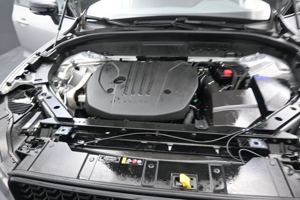2024 Volvo XC60 Plus Dark Theme
