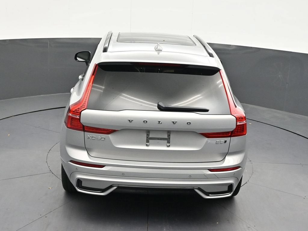 2024 Volvo XC60 Plus Dark Theme