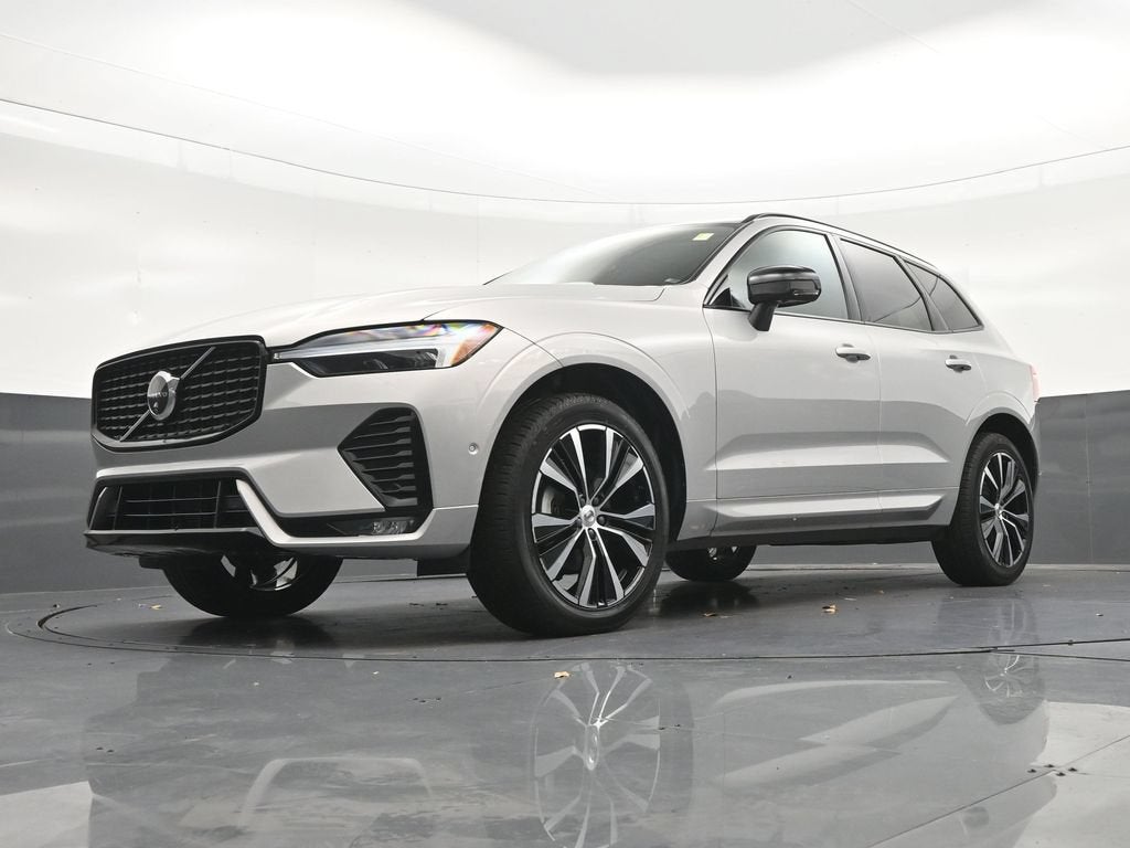 2024 Volvo XC60 Plus Dark Theme