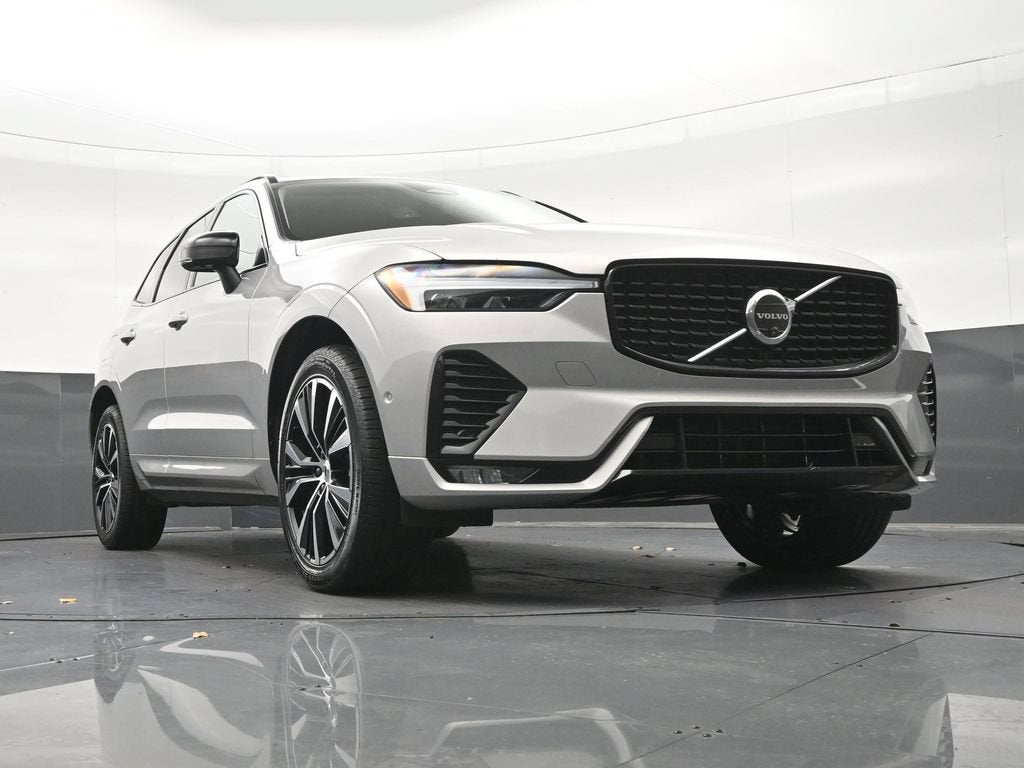 2024 Volvo XC60 Plus Dark Theme