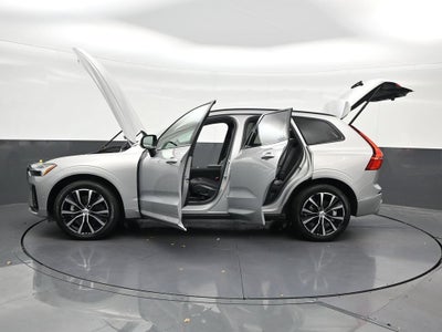 2024 Volvo XC60 Plus Dark Theme