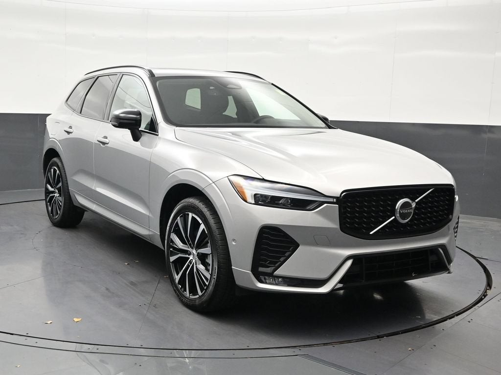 2024 Volvo XC60 Plus Dark Theme