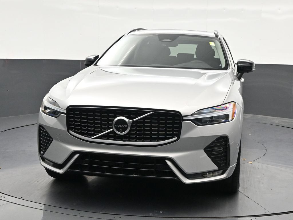2024 Volvo XC60 Plus Dark Theme