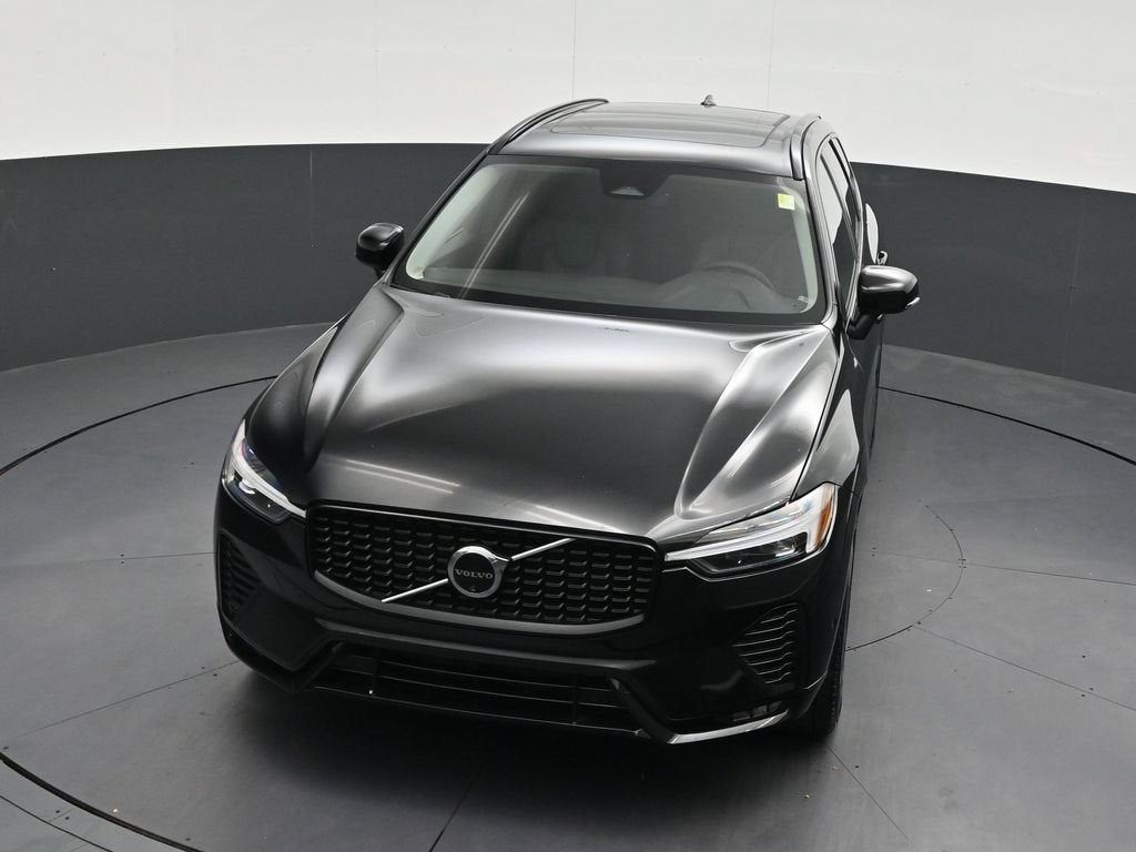 2024 Volvo XC60 Plus Dark Theme