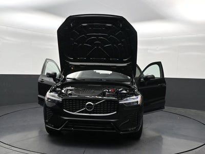2024 Volvo XC60 Plus Dark Theme