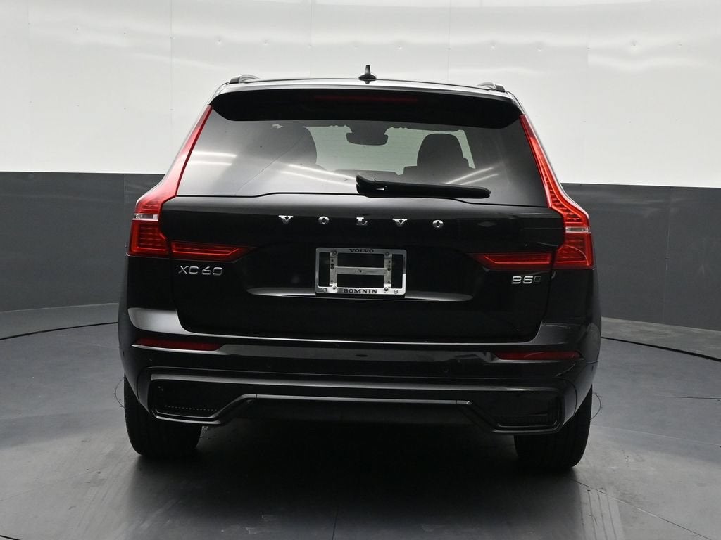 2024 Volvo XC60 Plus Dark Theme