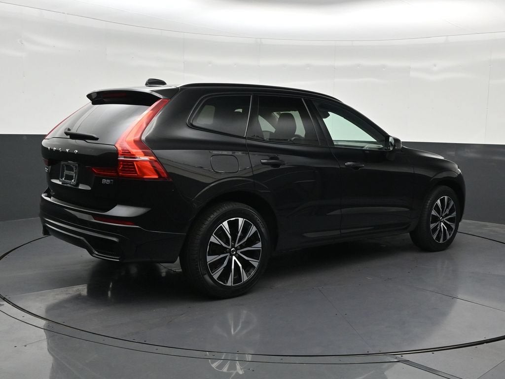 2024 Volvo XC60 Plus Dark Theme