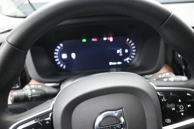 2024 Volvo XC60 Plus Dark Theme