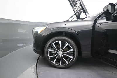 2024 Volvo XC60 Plus Dark Theme