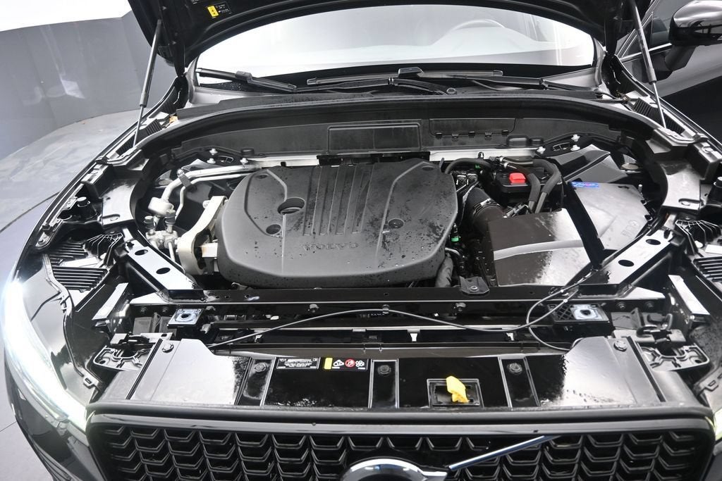 2024 Volvo XC60 Plus Dark Theme