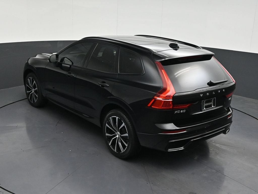 2024 Volvo XC60 Plus Dark Theme