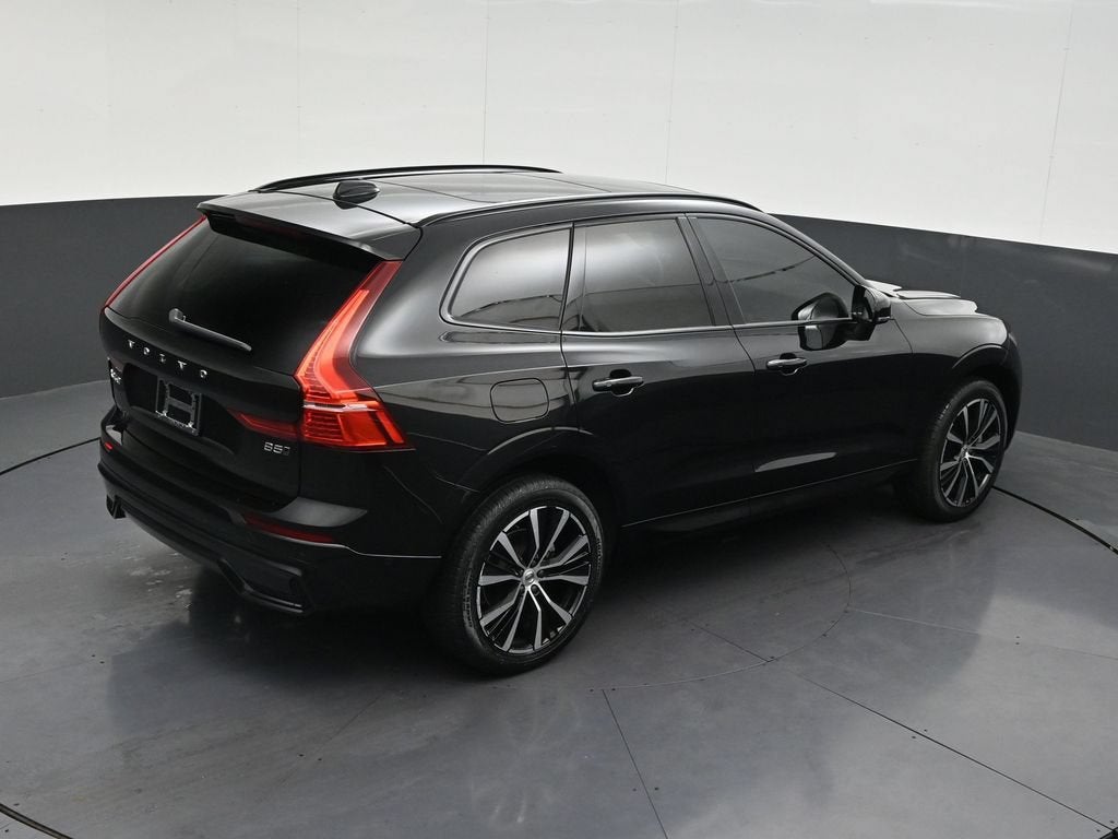 2024 Volvo XC60 Plus Dark Theme