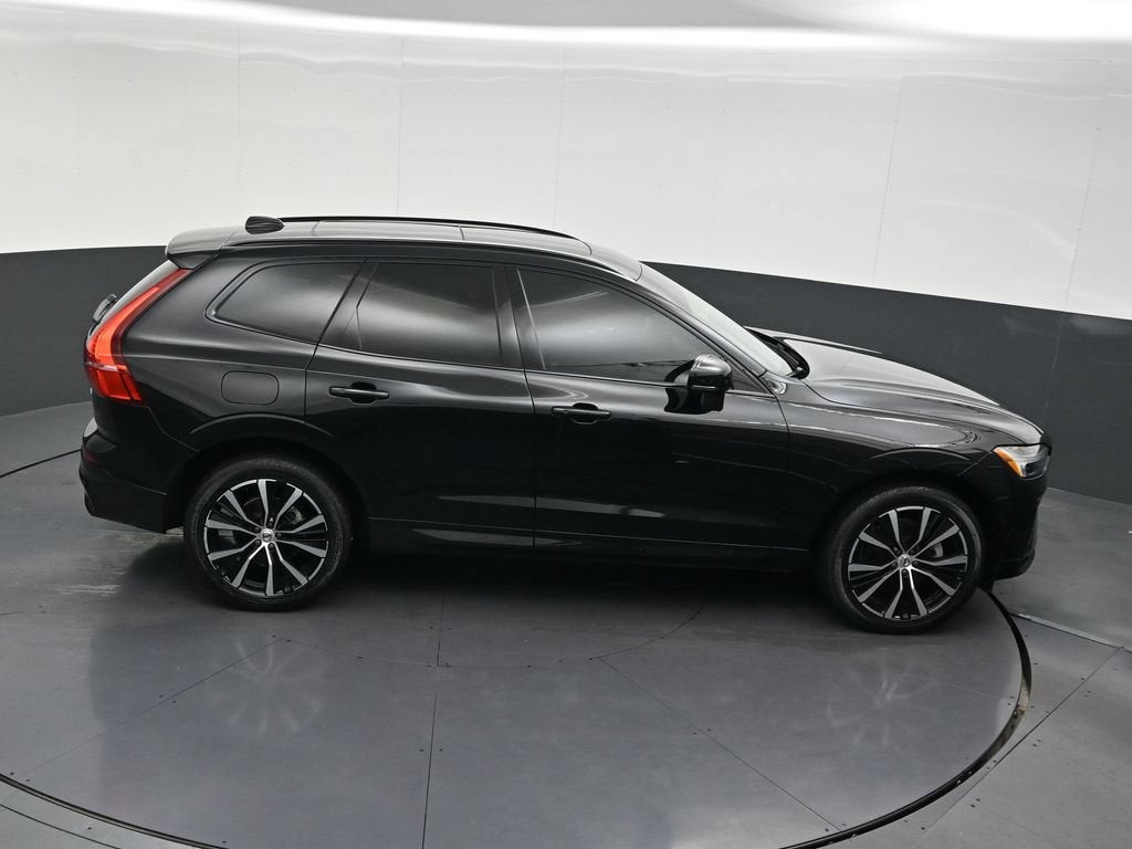 2024 Volvo XC60 Plus Dark Theme