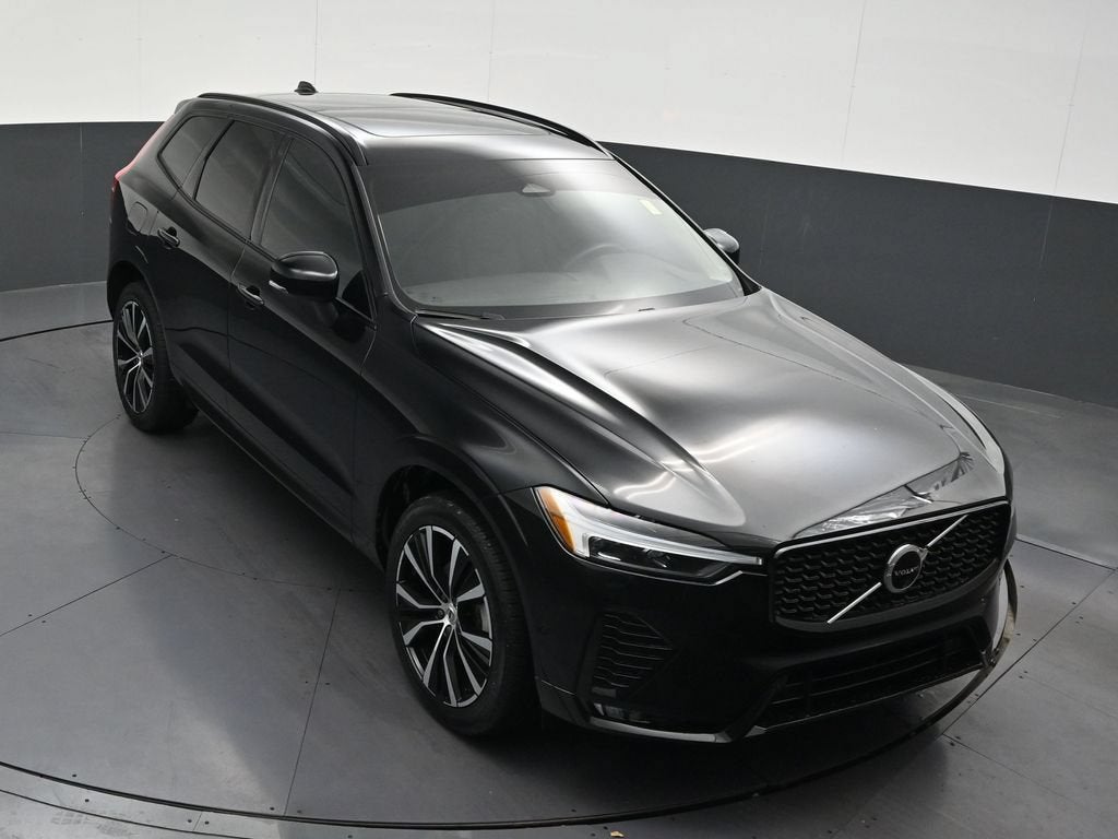 2024 Volvo XC60 Plus Dark Theme