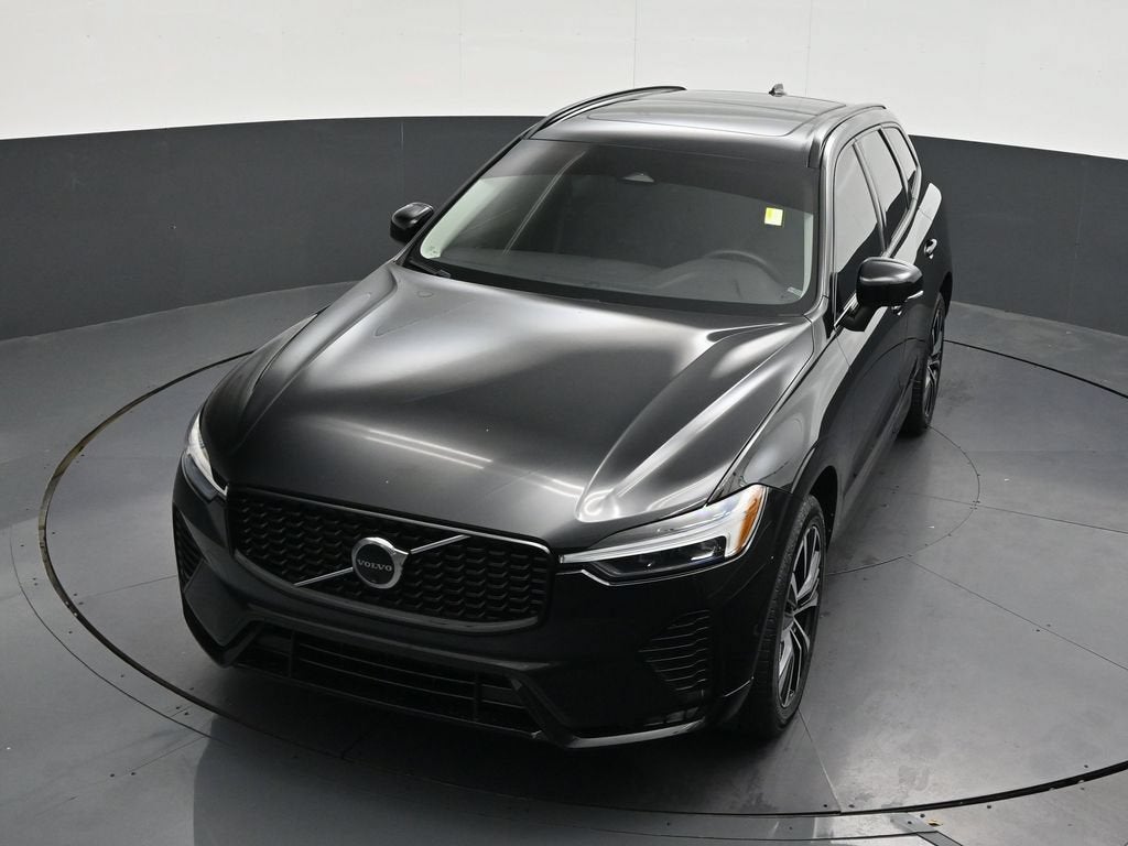 2024 Volvo XC60 Plus Dark Theme