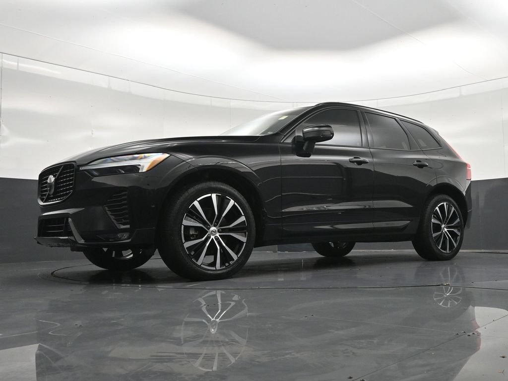 2024 Volvo XC60 Plus Dark Theme