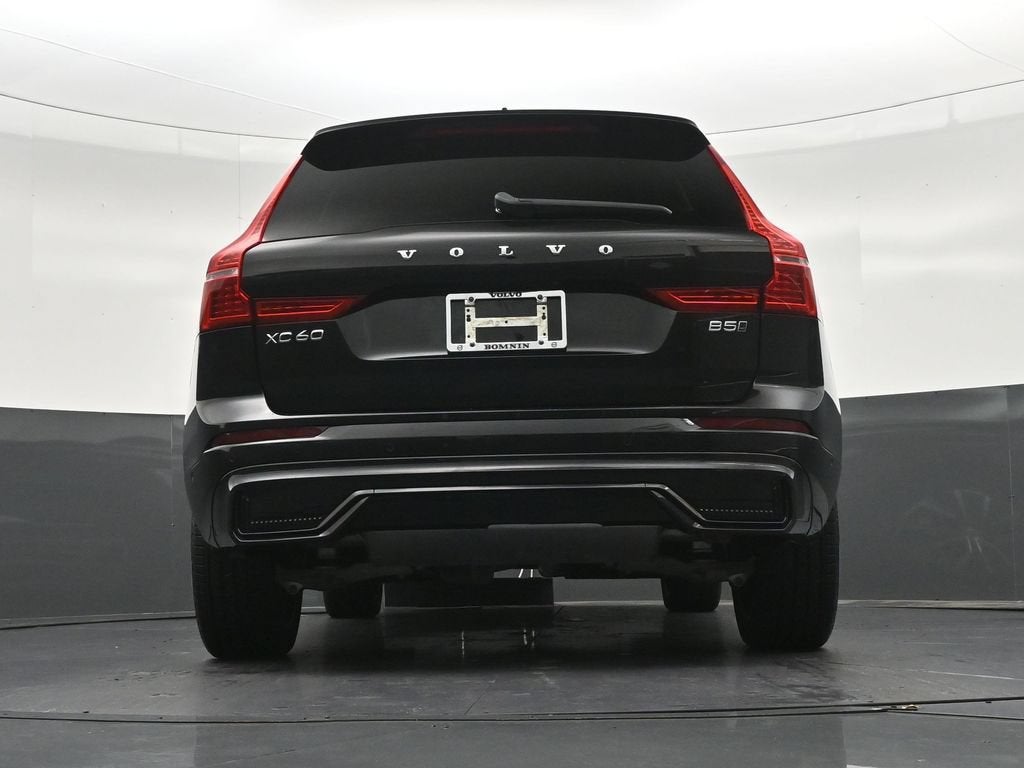 2024 Volvo XC60 Plus Dark Theme