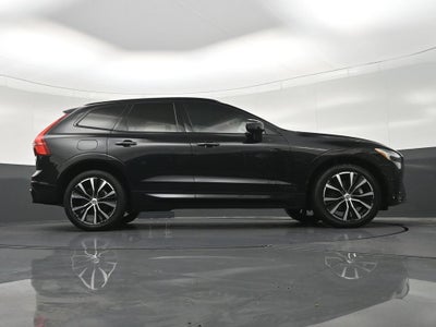 2024 Volvo XC60 Plus Dark Theme