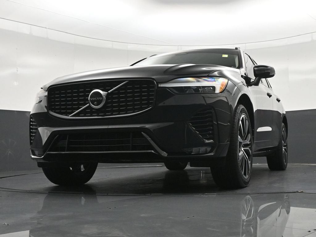 2024 Volvo XC60 Plus Dark Theme