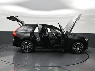 2024 Volvo XC60 Plus Dark Theme