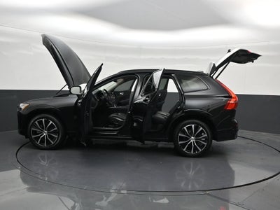 2024 Volvo XC60 Plus Dark Theme
