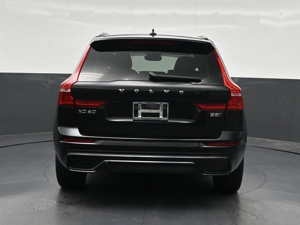 2024 Volvo XC60 Plus Dark Theme