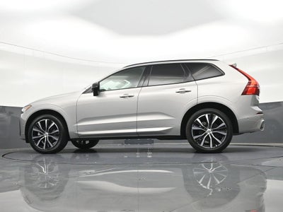 2024 Volvo XC60 Plus Dark Theme