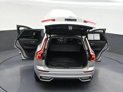 2024 Volvo XC60 Plus Dark Theme