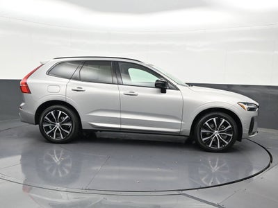 2024 Volvo XC60 Plus Dark Theme