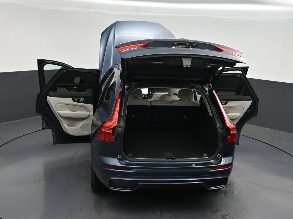 2024 Volvo XC60 B5 Plus Dark Theme