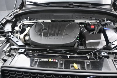 2024 Volvo XC60 Plus Dark Theme